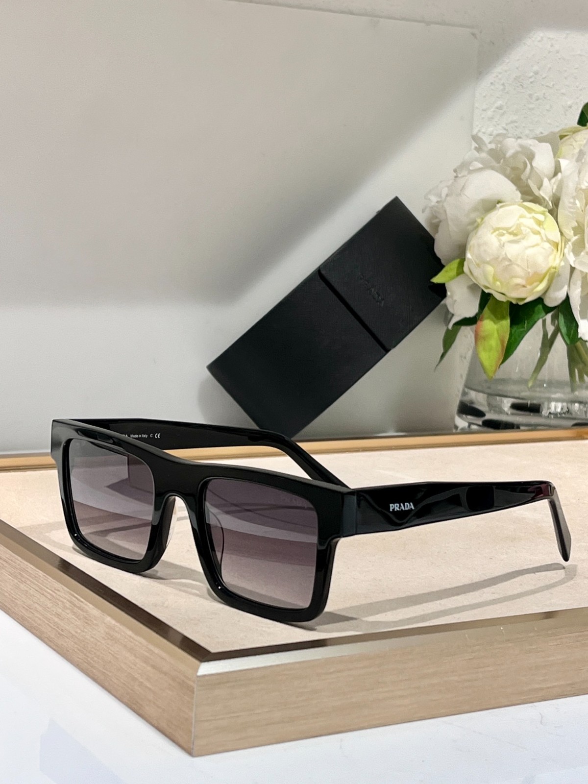 prada 02 glasses