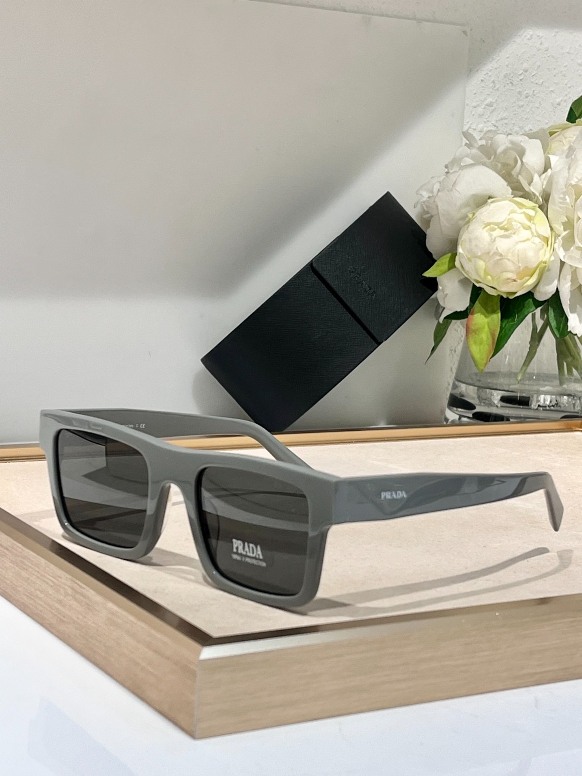 prada 02 glasses