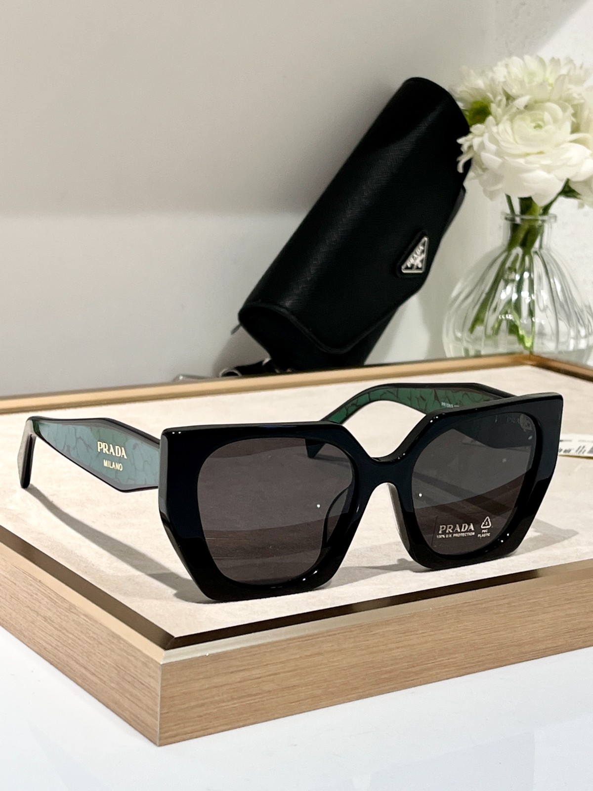prada 02 glasses