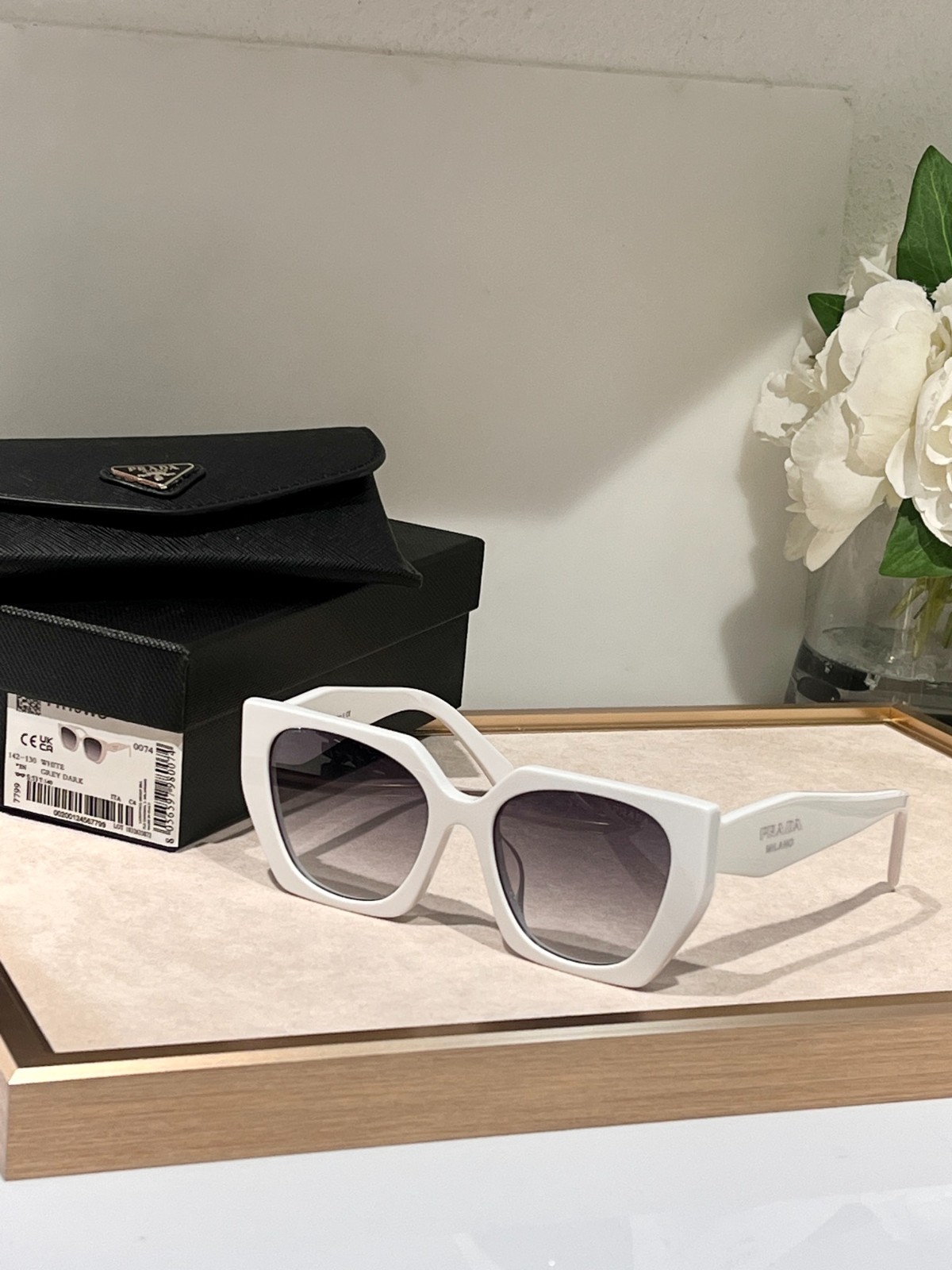prada 02 glasses