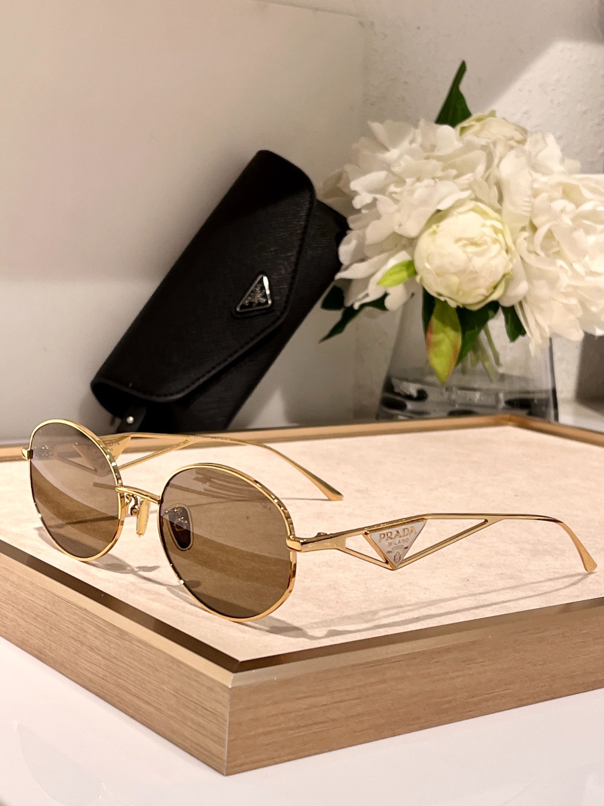 prada 02 glasses