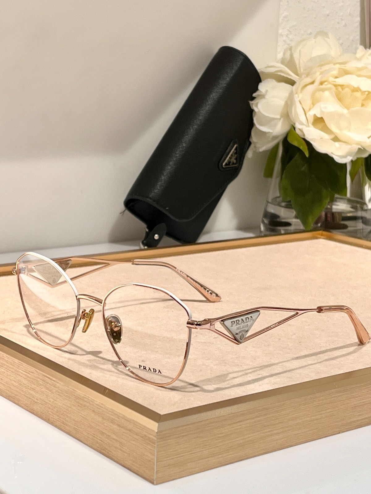 prada 02 glasses