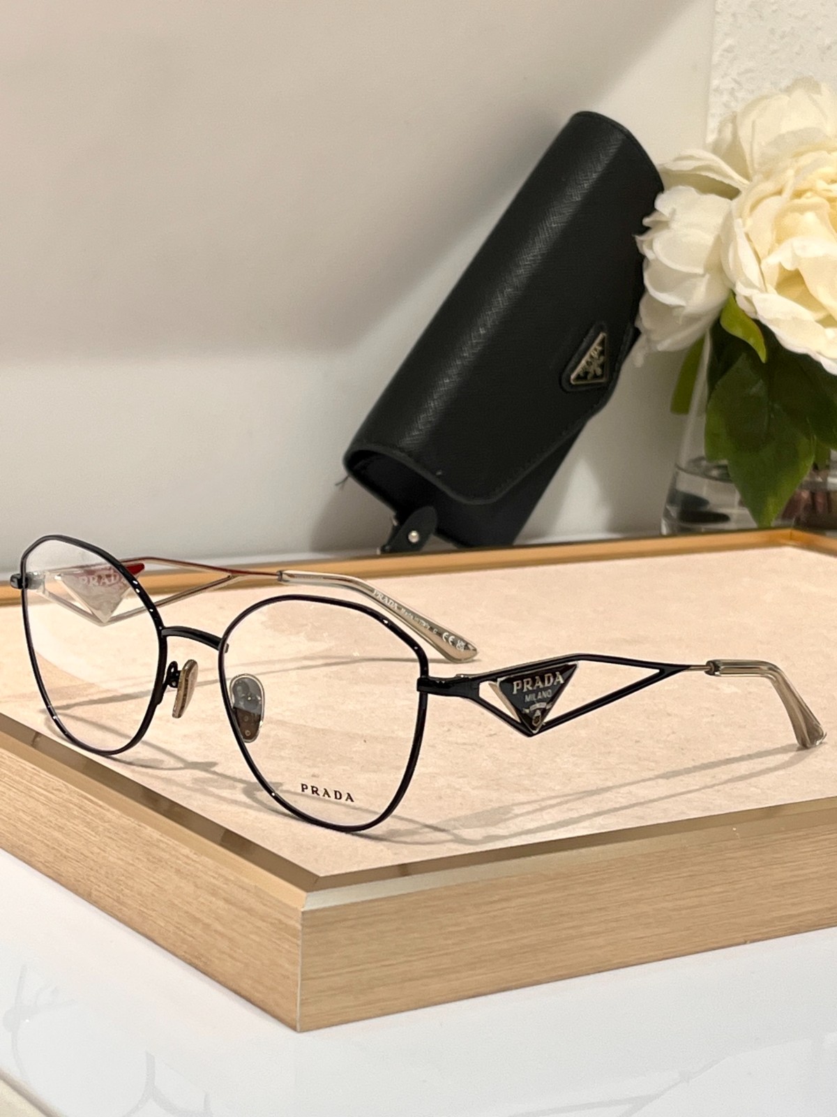 prada 02 glasses