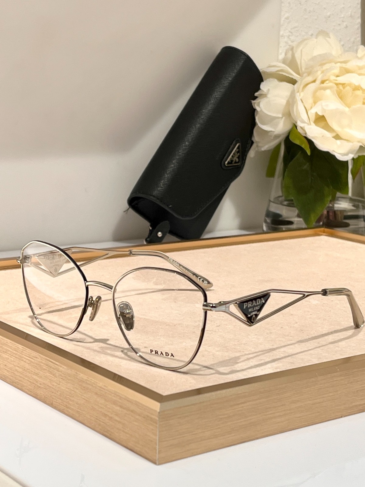 prada 02 glasses