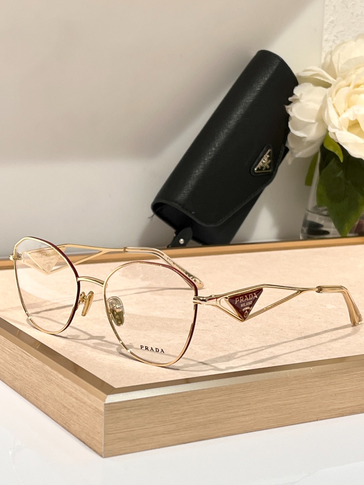 prada 02 glasses