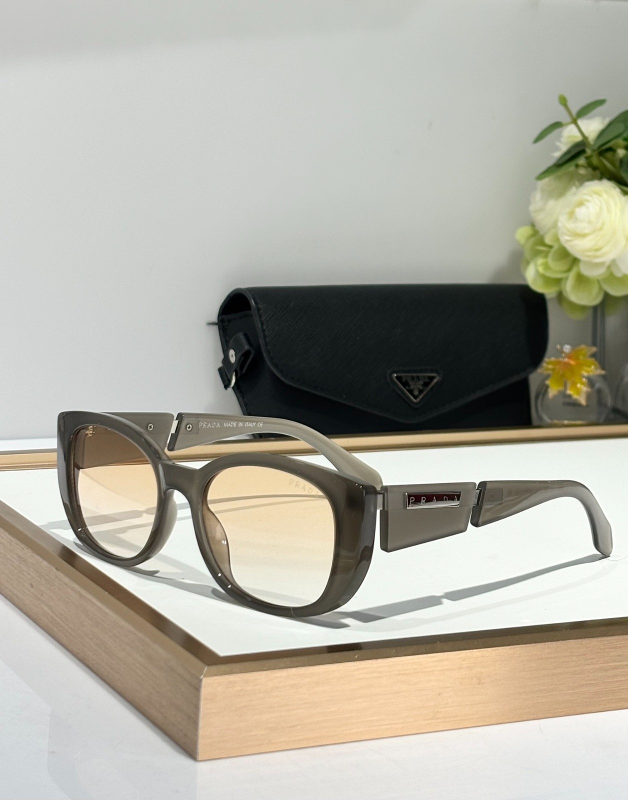 prada 01 glasses