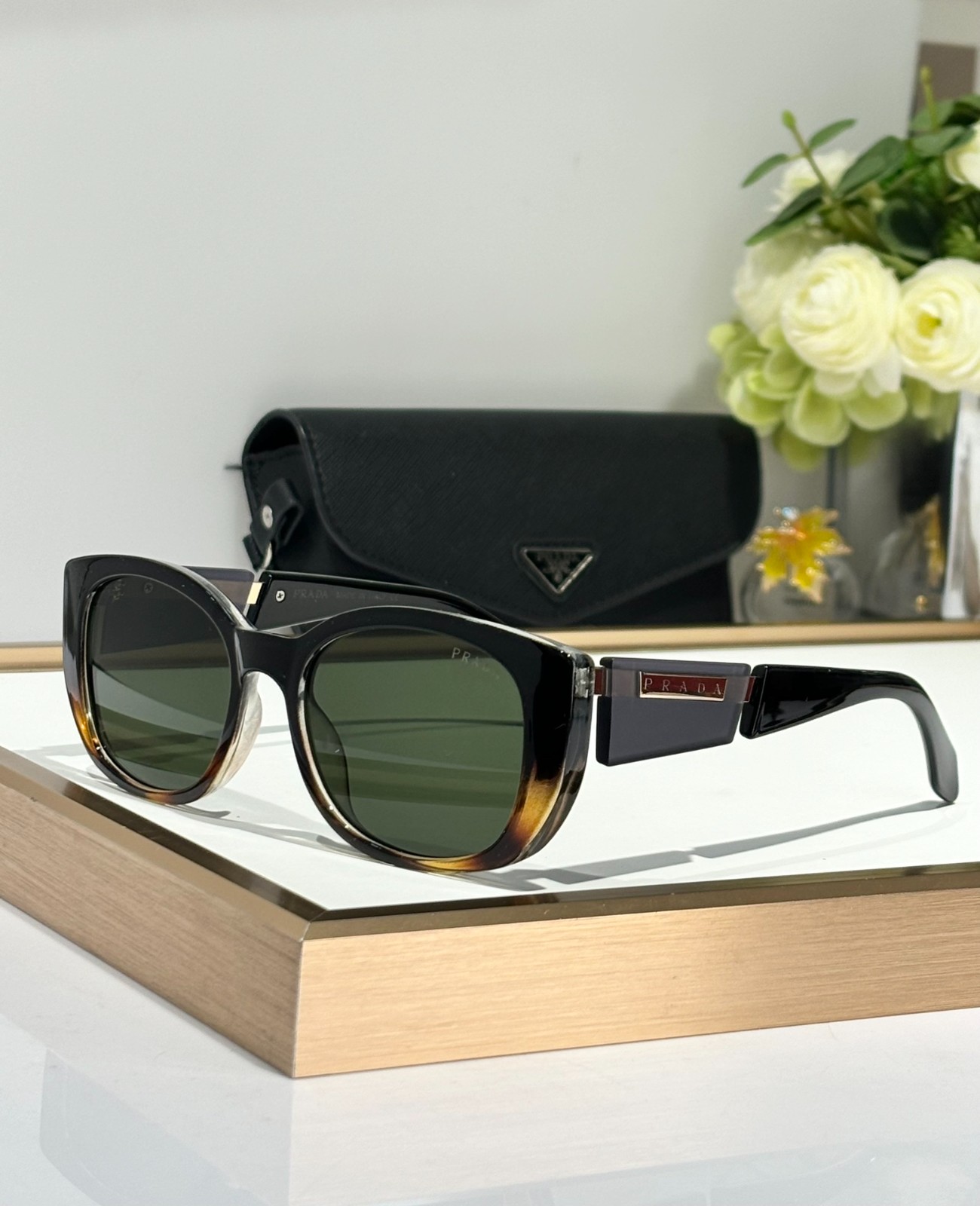 prada 01 glasses