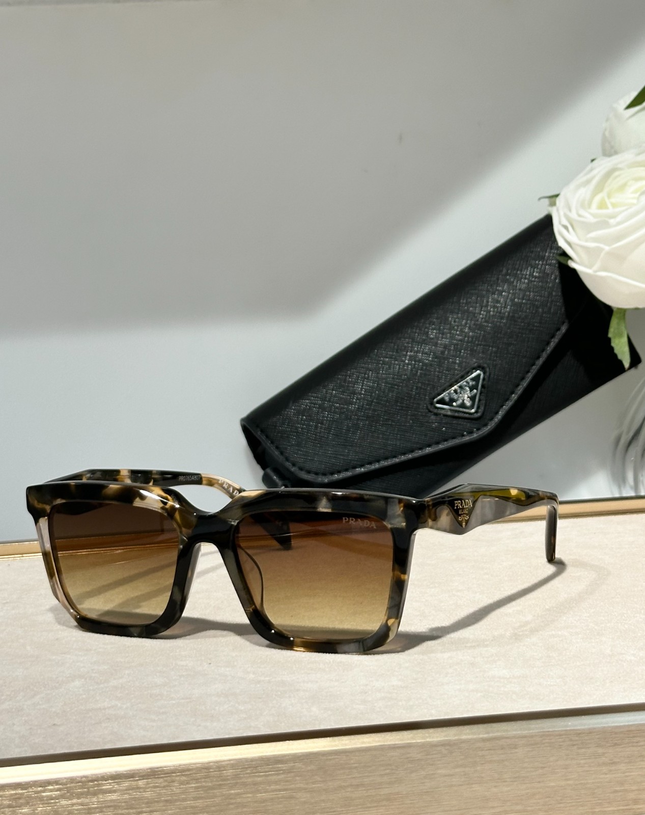 prada 01 glasses