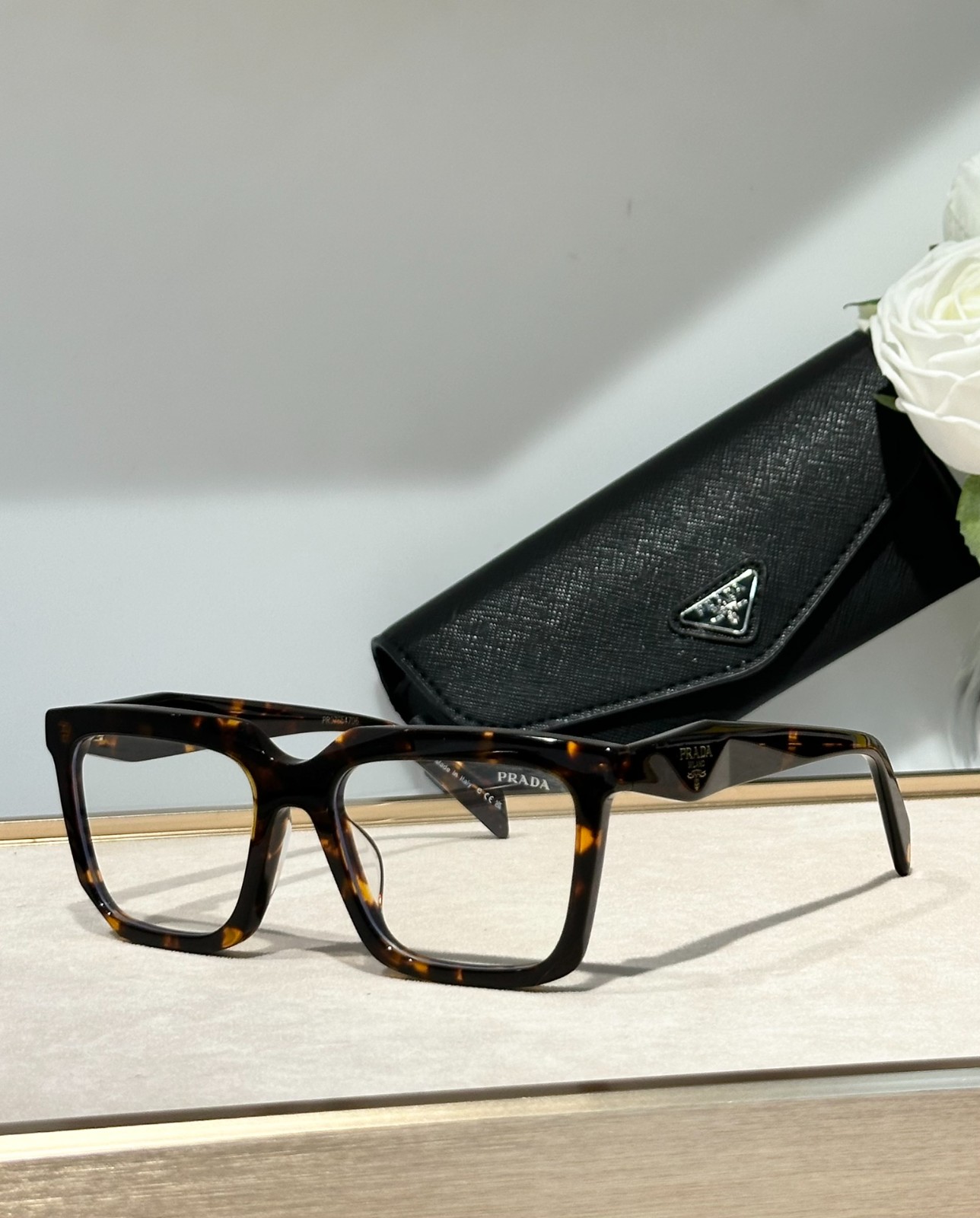 prada 01 glasses