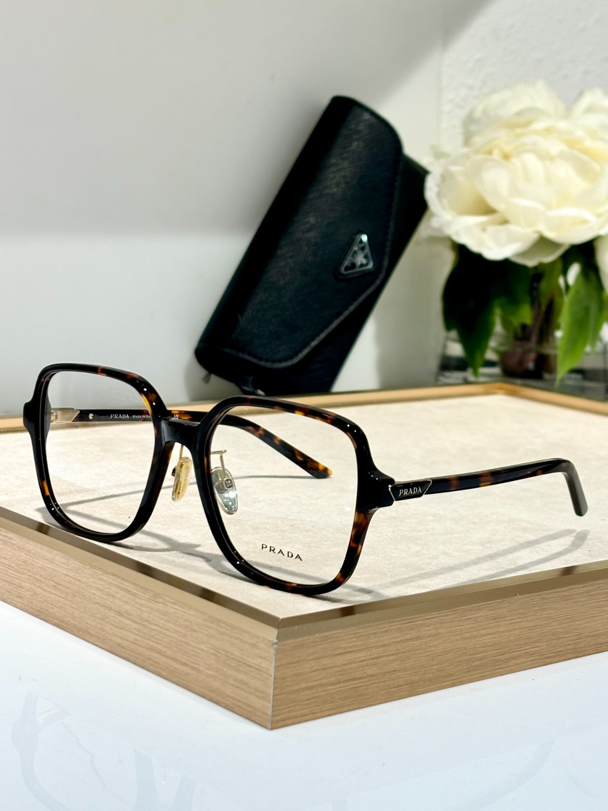 prada 01 glasses