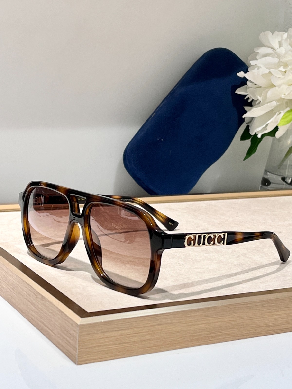 Gucci 02 glasses