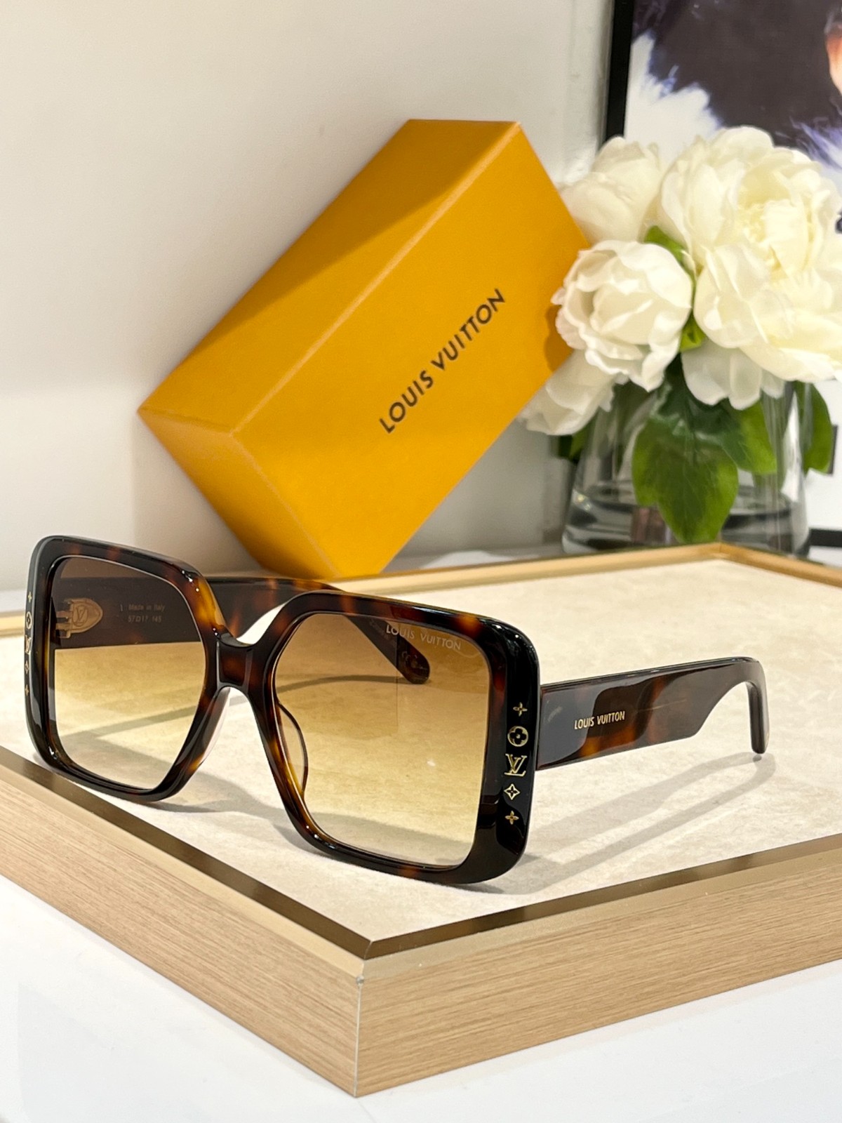 LV 02 glasses
