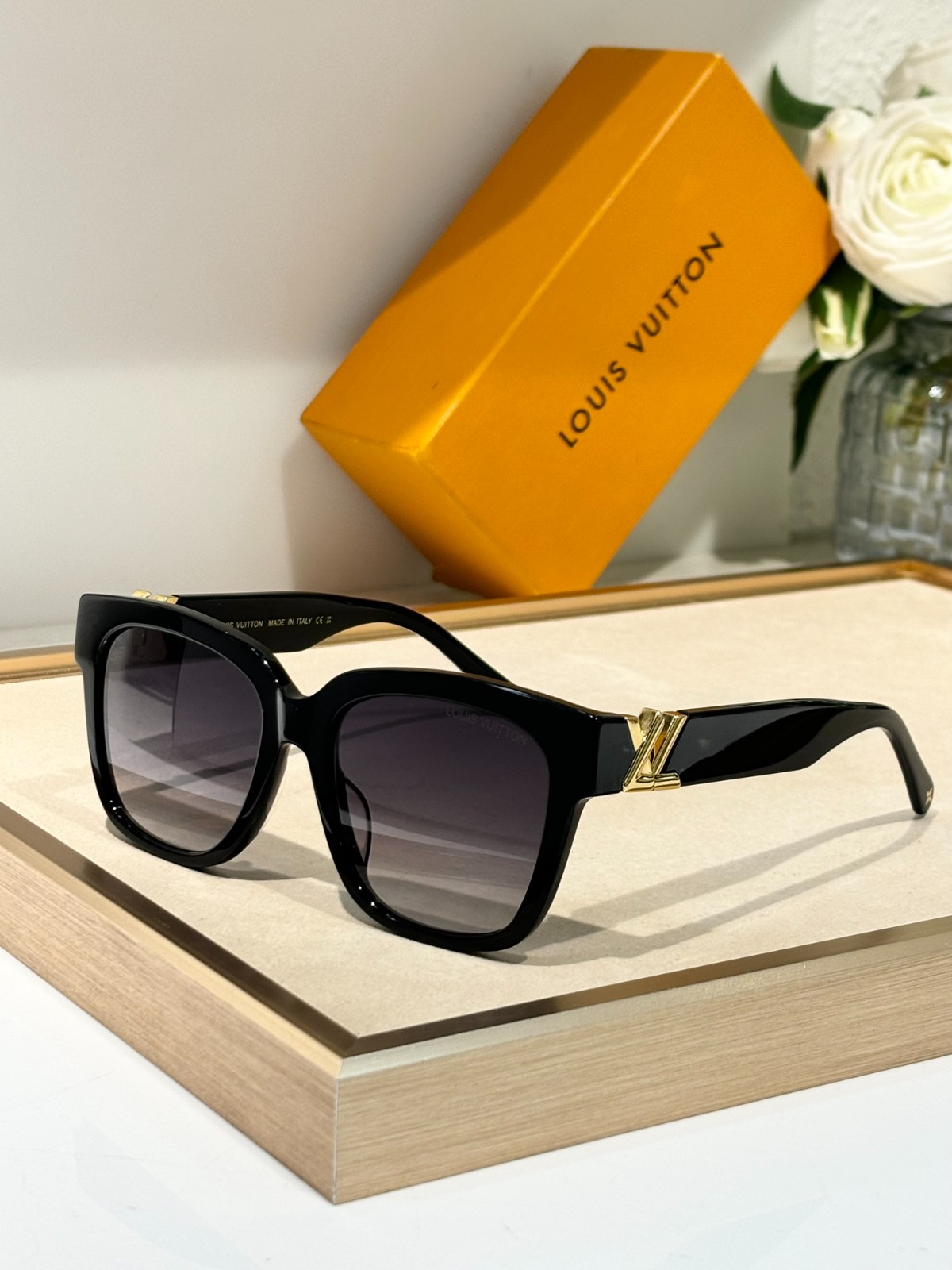 LV 02 glasses