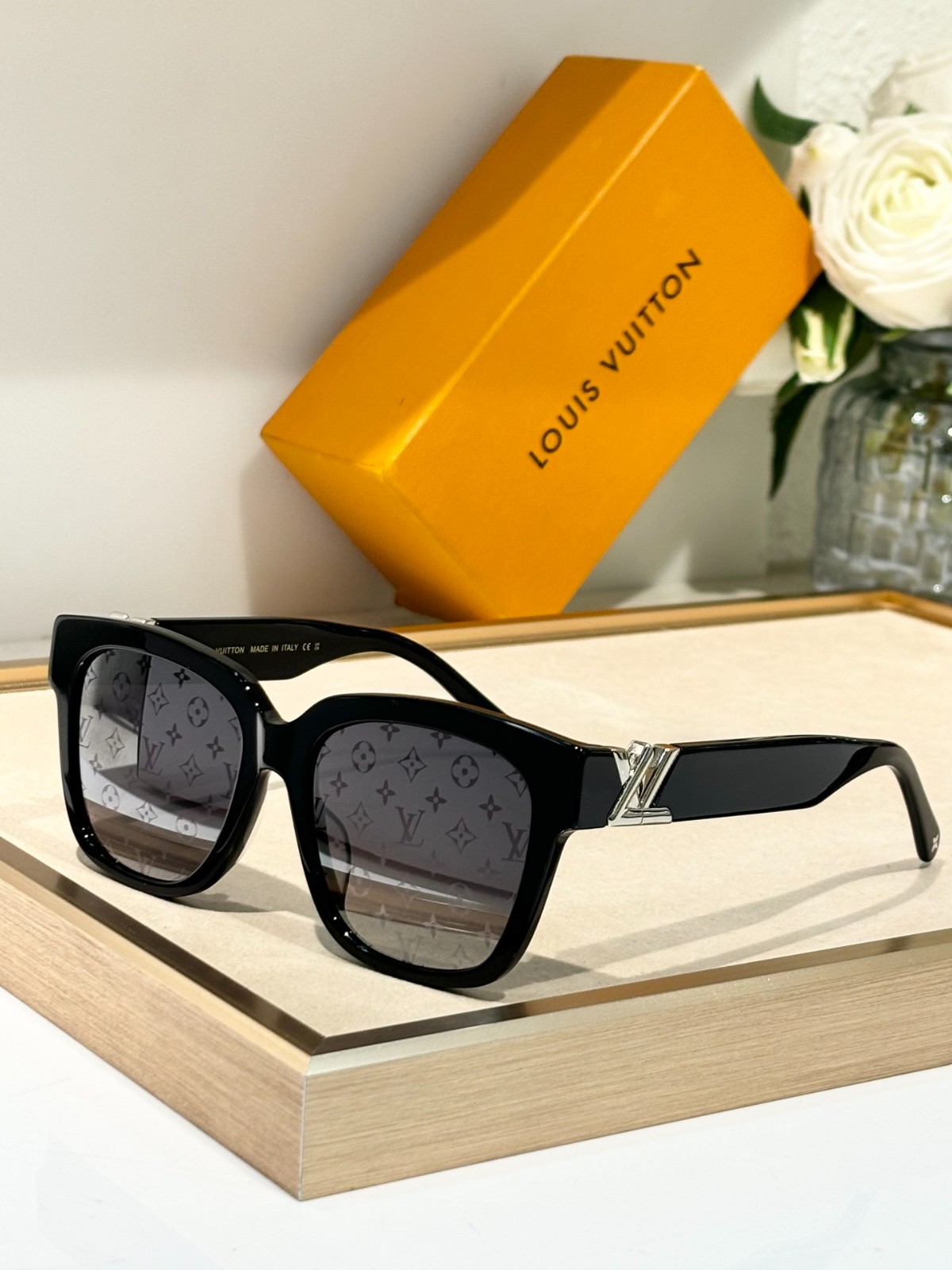 LV 02 glasses