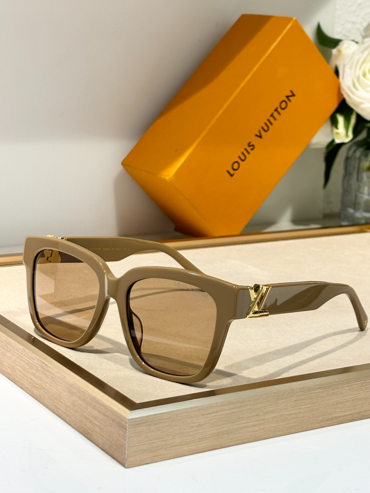 LV 02 glasses