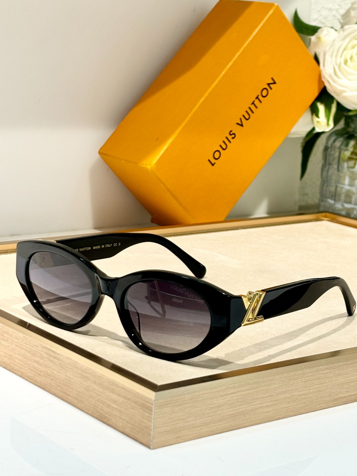 LV 02 glasses