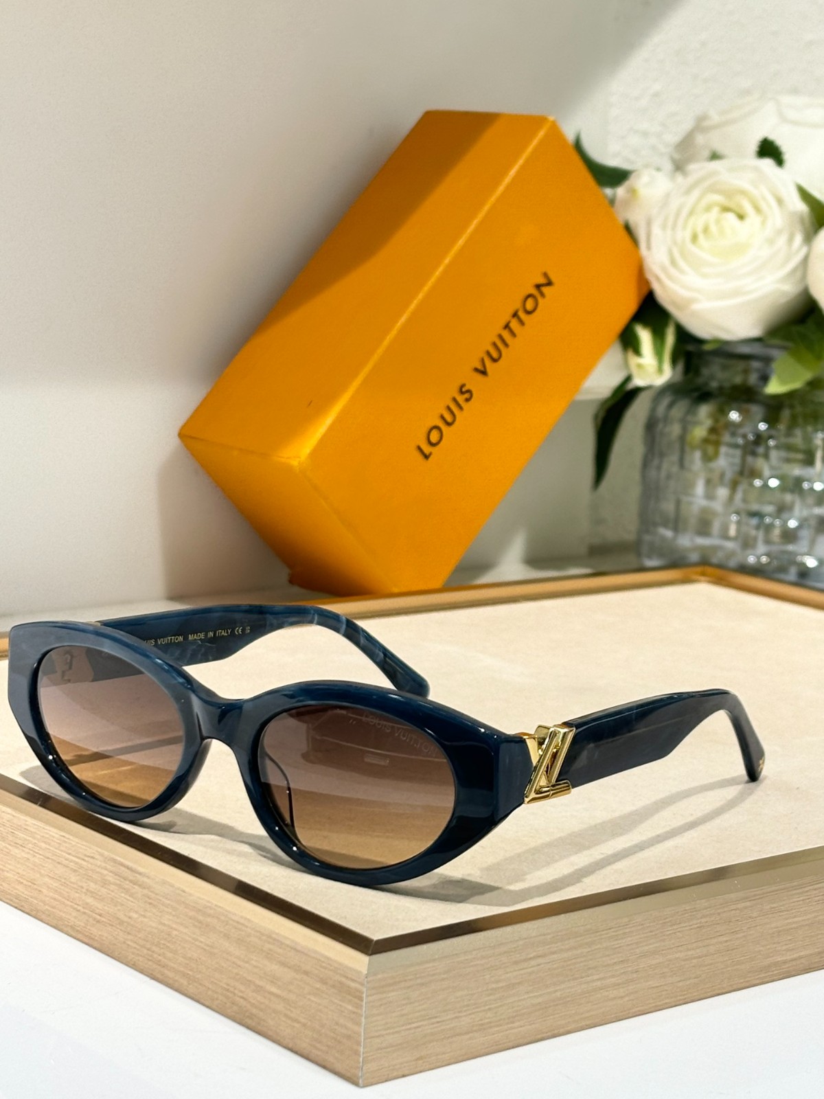 LV 02 glasses