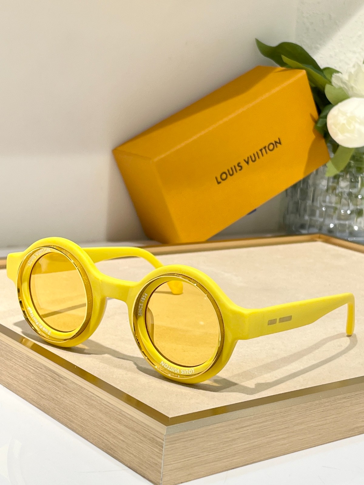LV 02 glasses