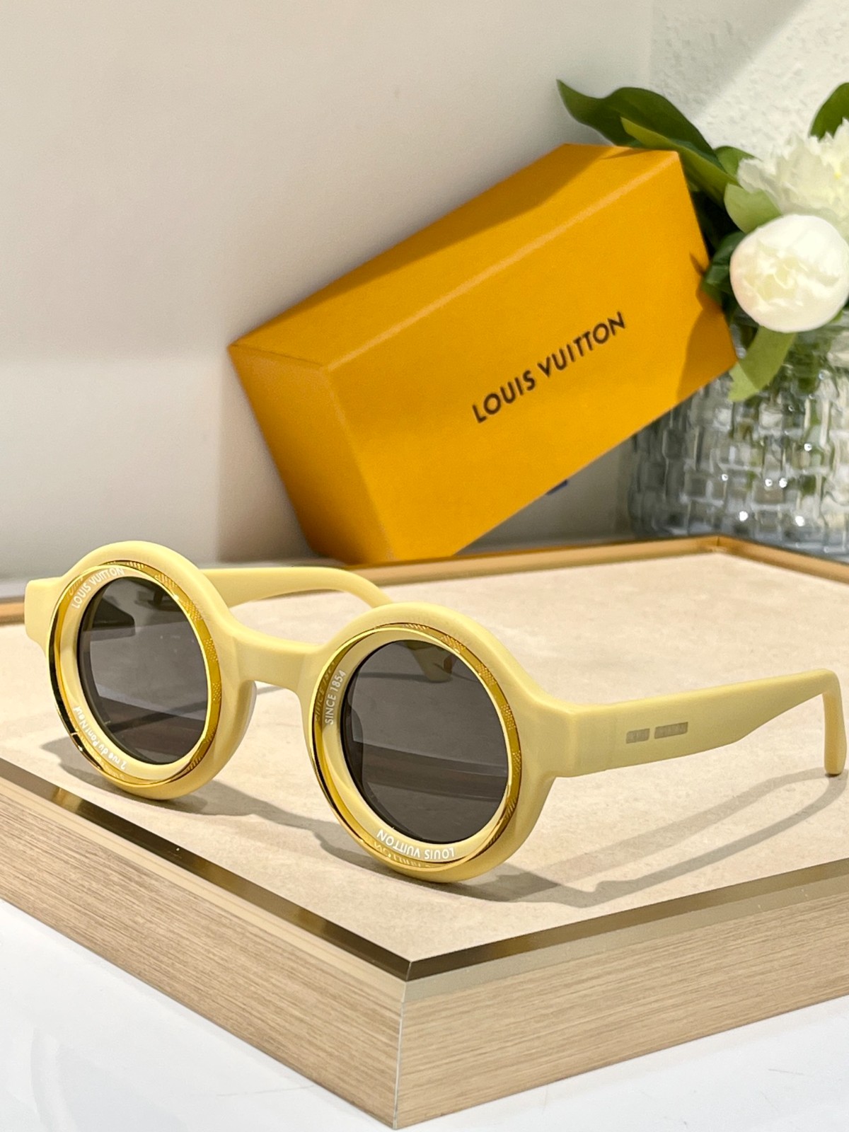 LV 02 glasses