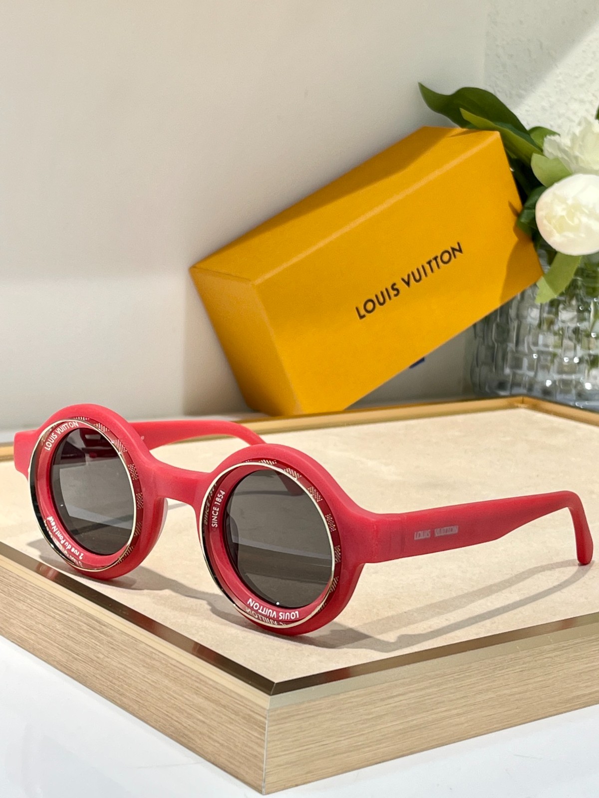 LV 02 glasses