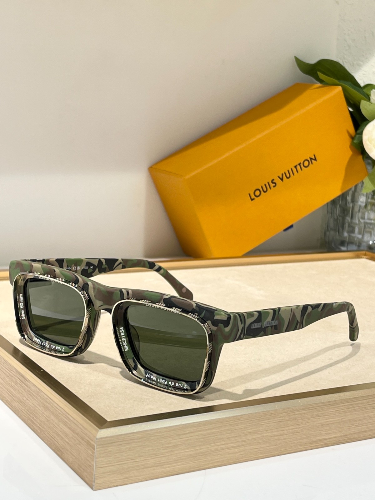 LV 02 glasses