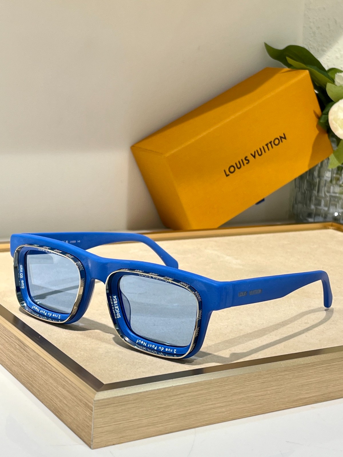 LV 02 glasses