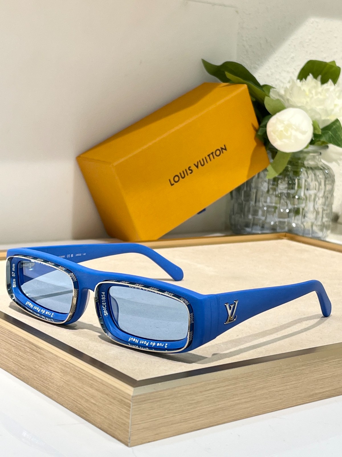LV 02 glasses