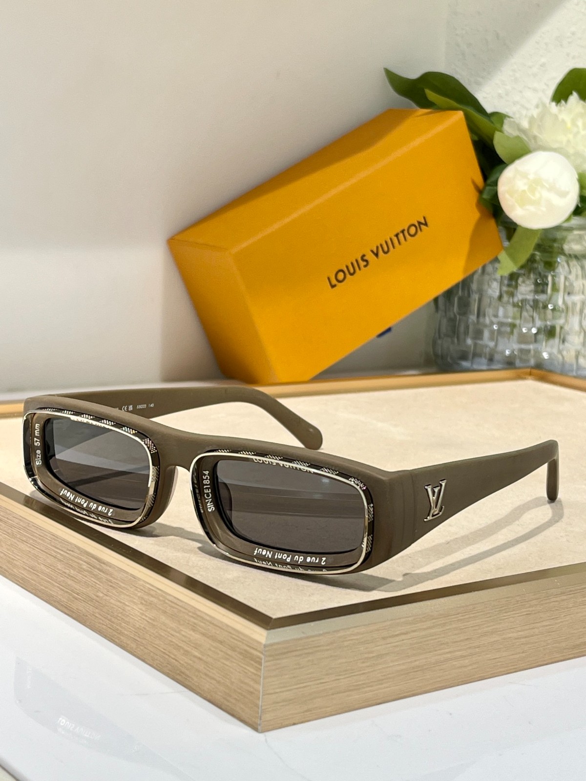 LV 02 glasses