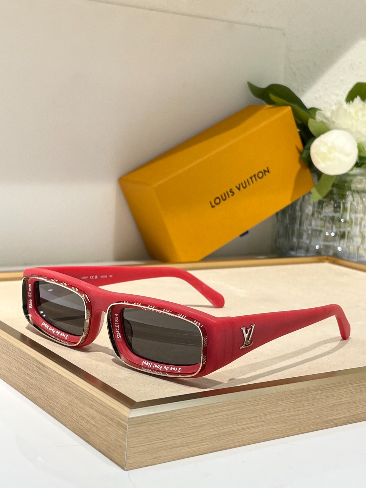 LV 02 glasses