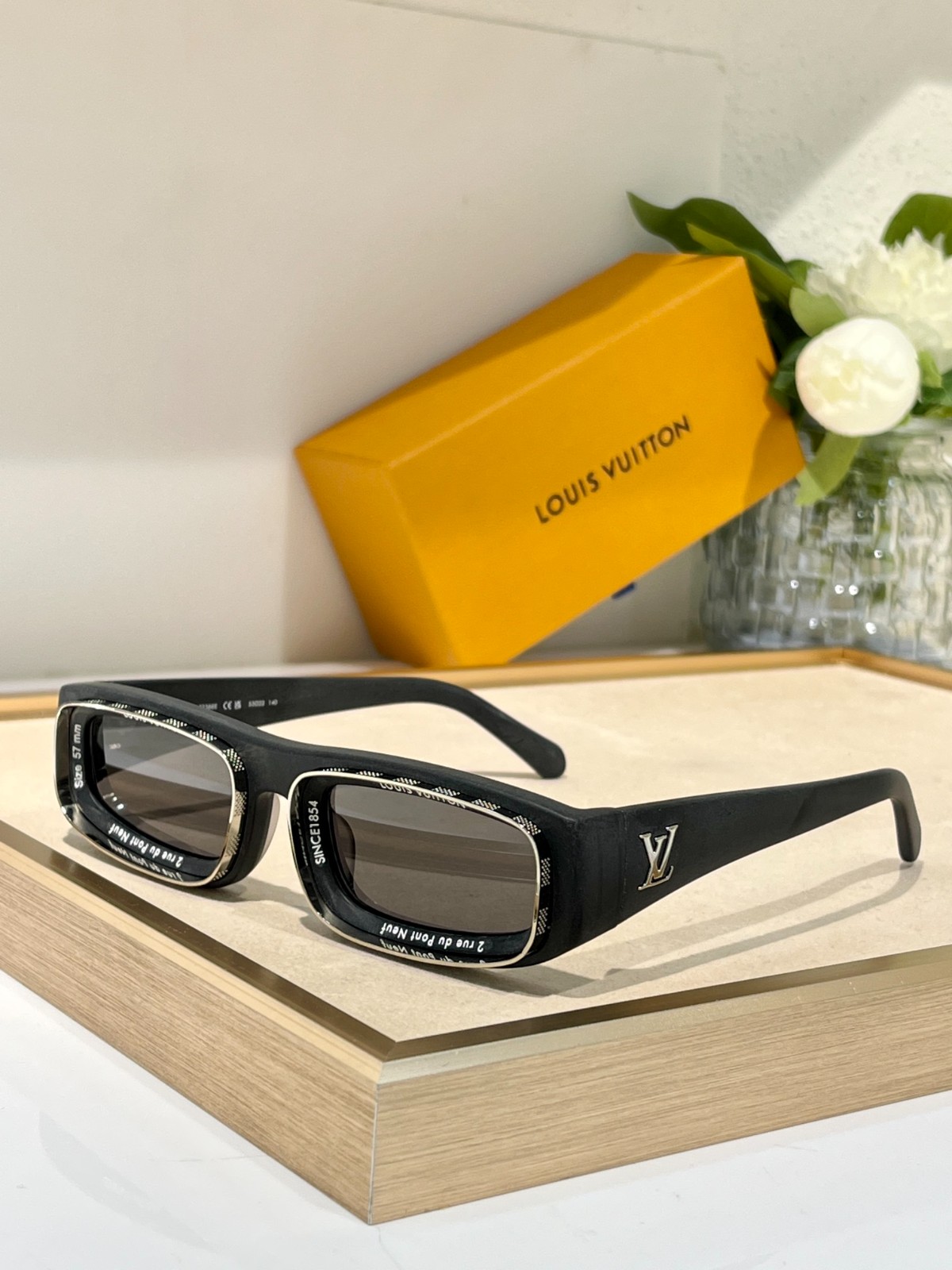 LV 02 glasses