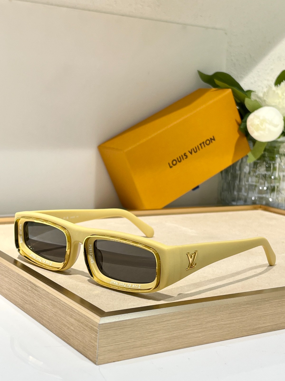LV 02 glasses