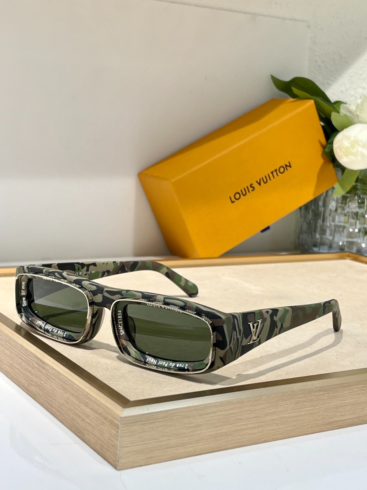 LV 02 glasses