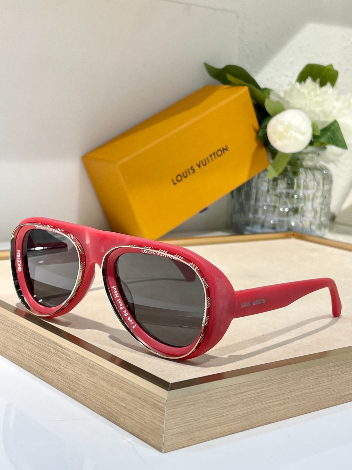 LV 02 glasses