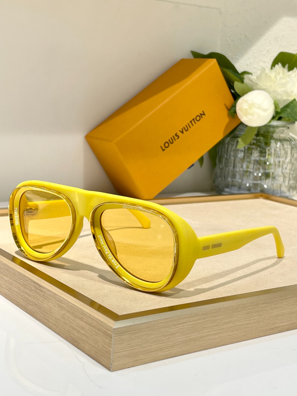LV 02 glasses