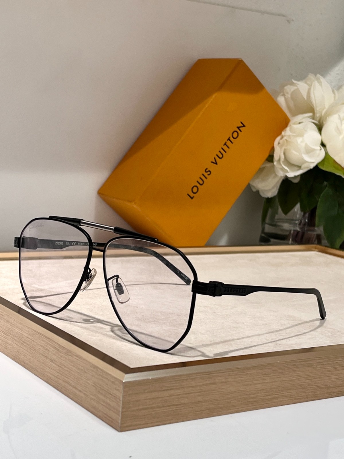 LV 02 glasses