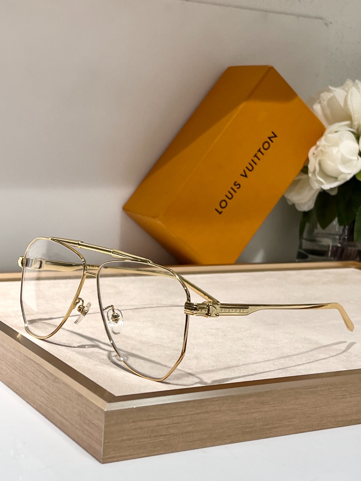 LV 02 glasses