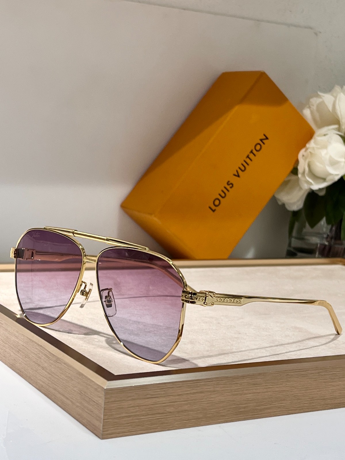 LV 02 glasses