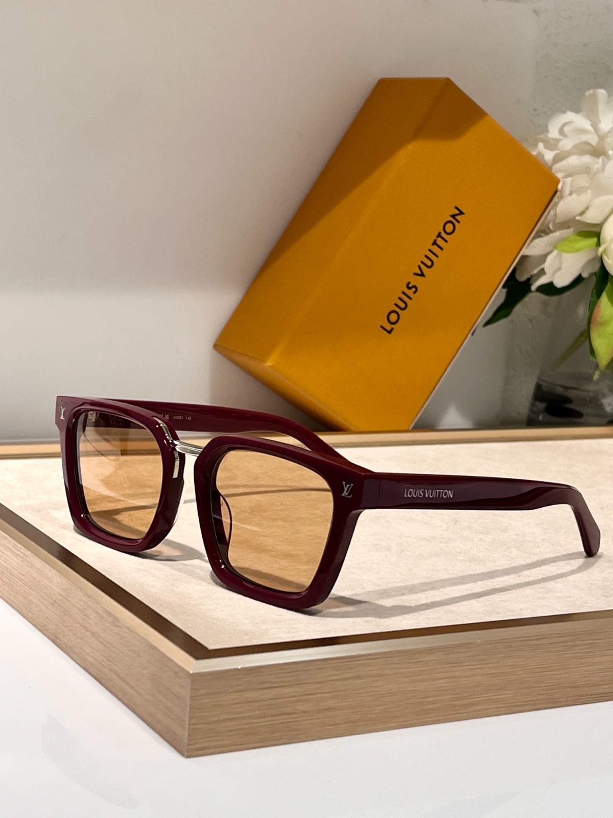 LV 02 glasses