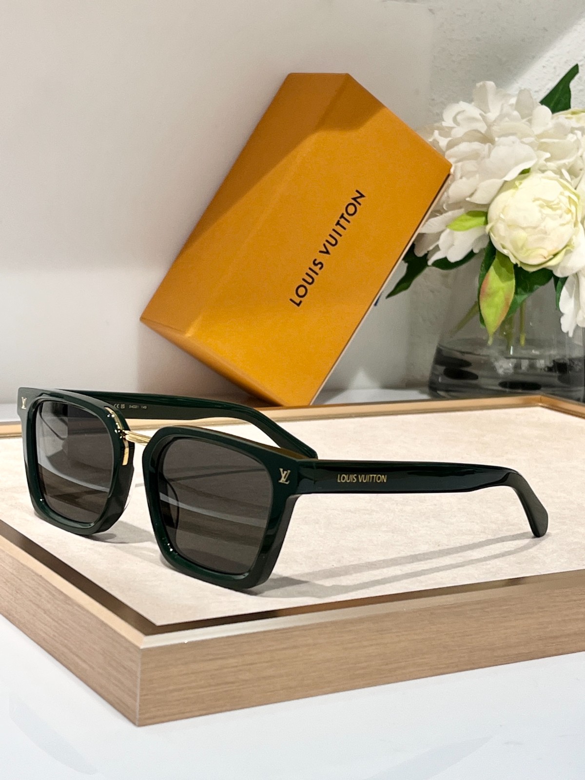 LV 02 glasses