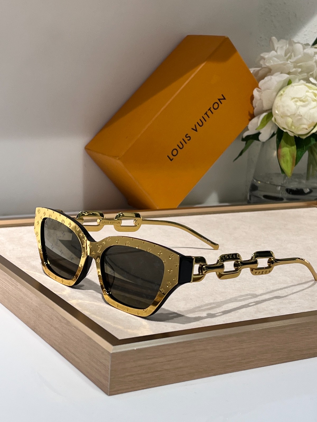 LV 02 glasses
