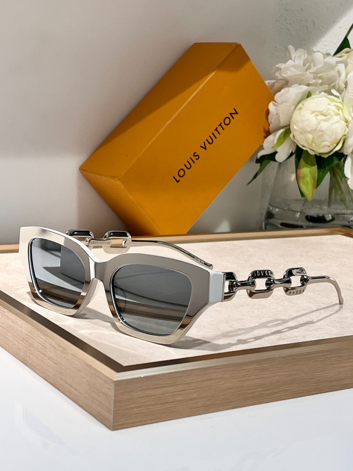 LV 02 glasses