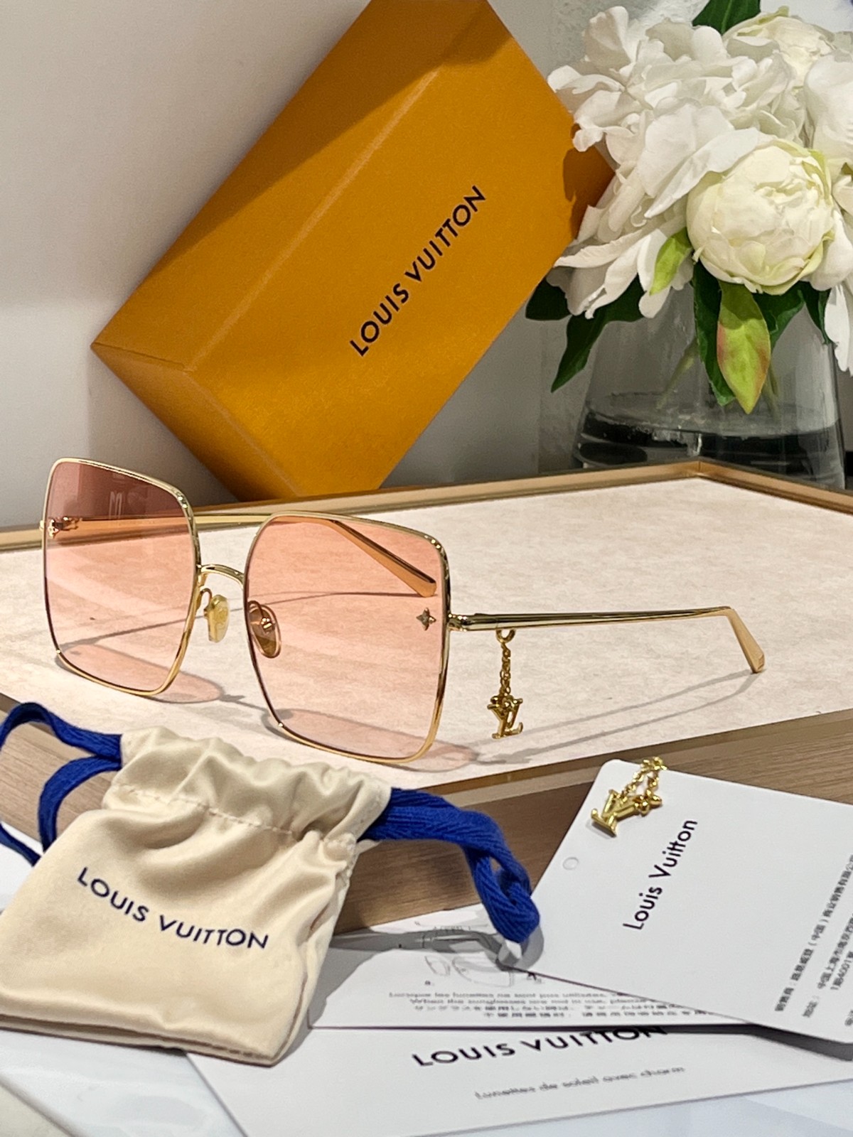 LV 02 glasses