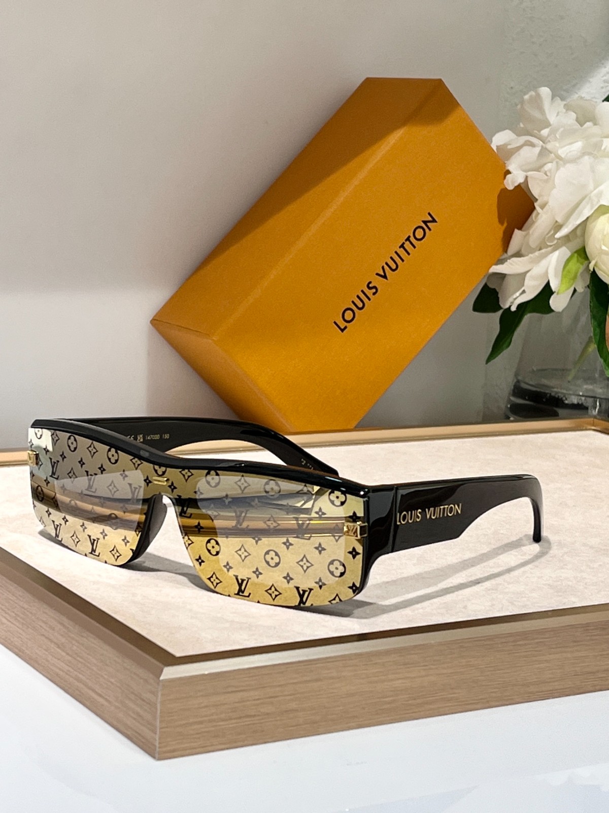 LV 02 glasses