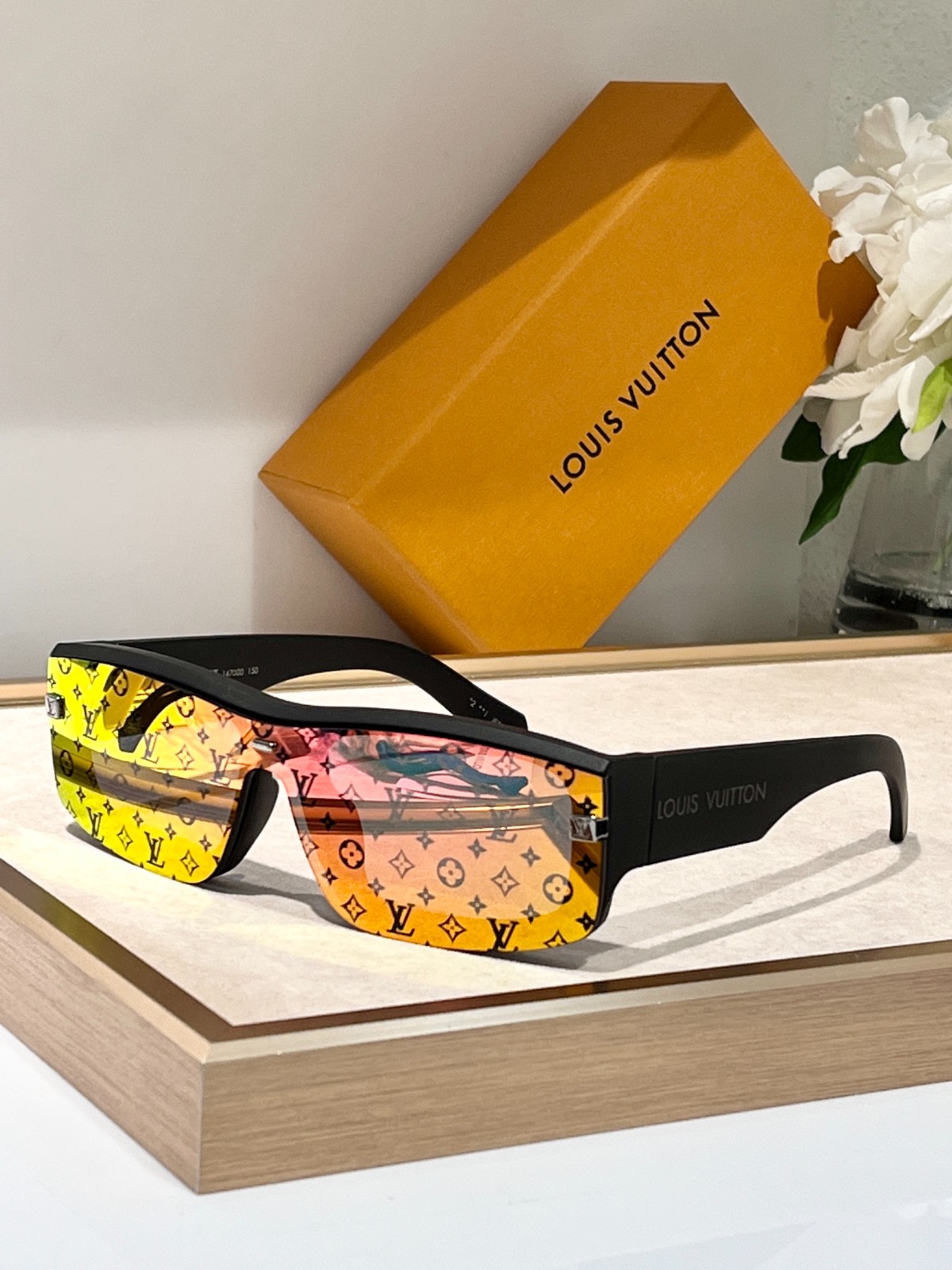 LV 02 glasses