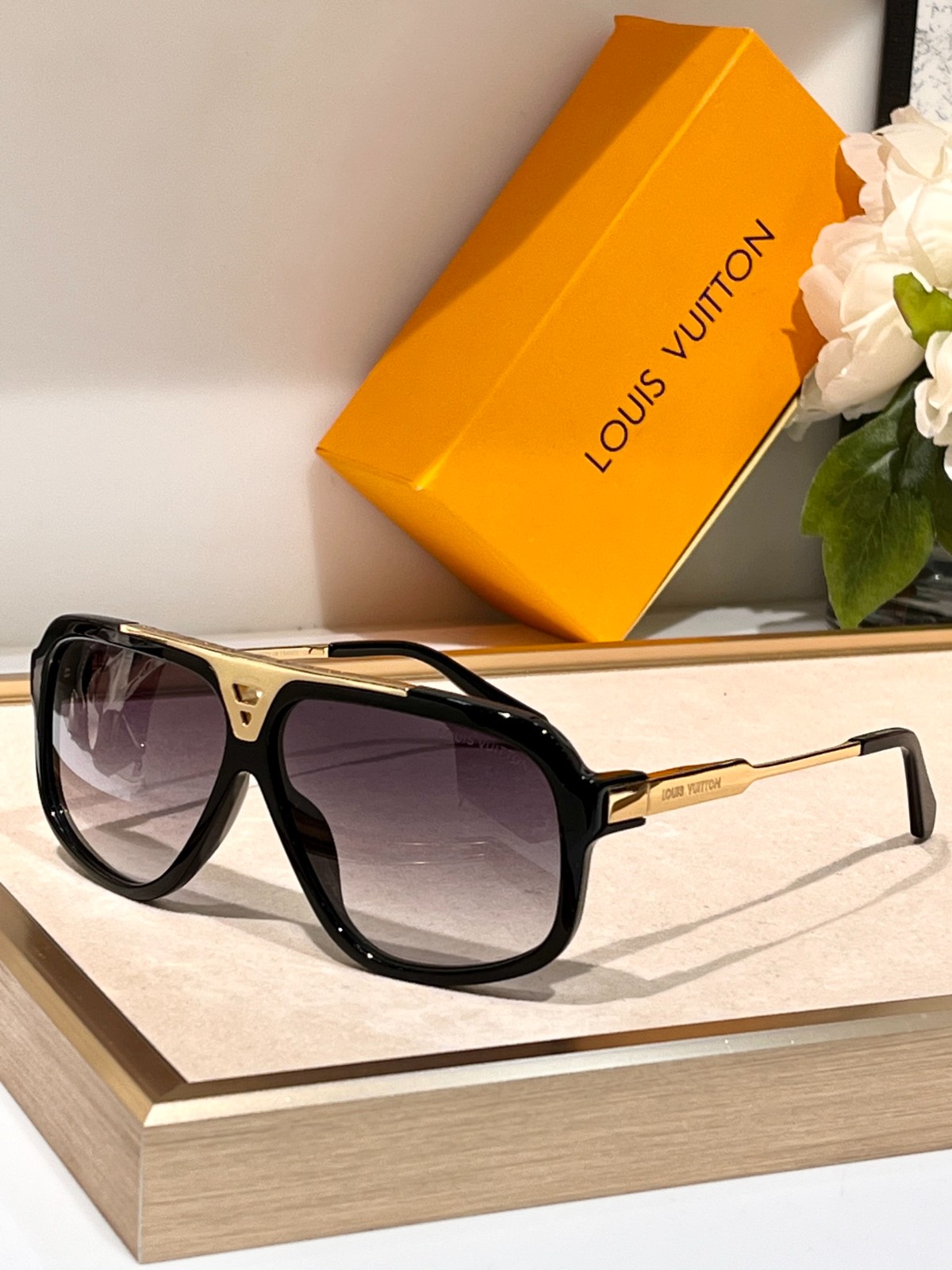 LV 02 glasses