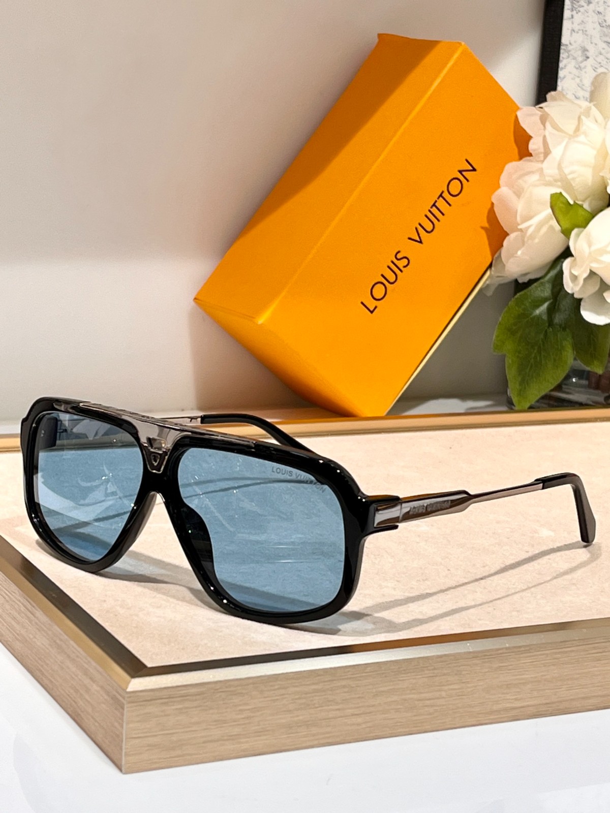 LV 02 glasses