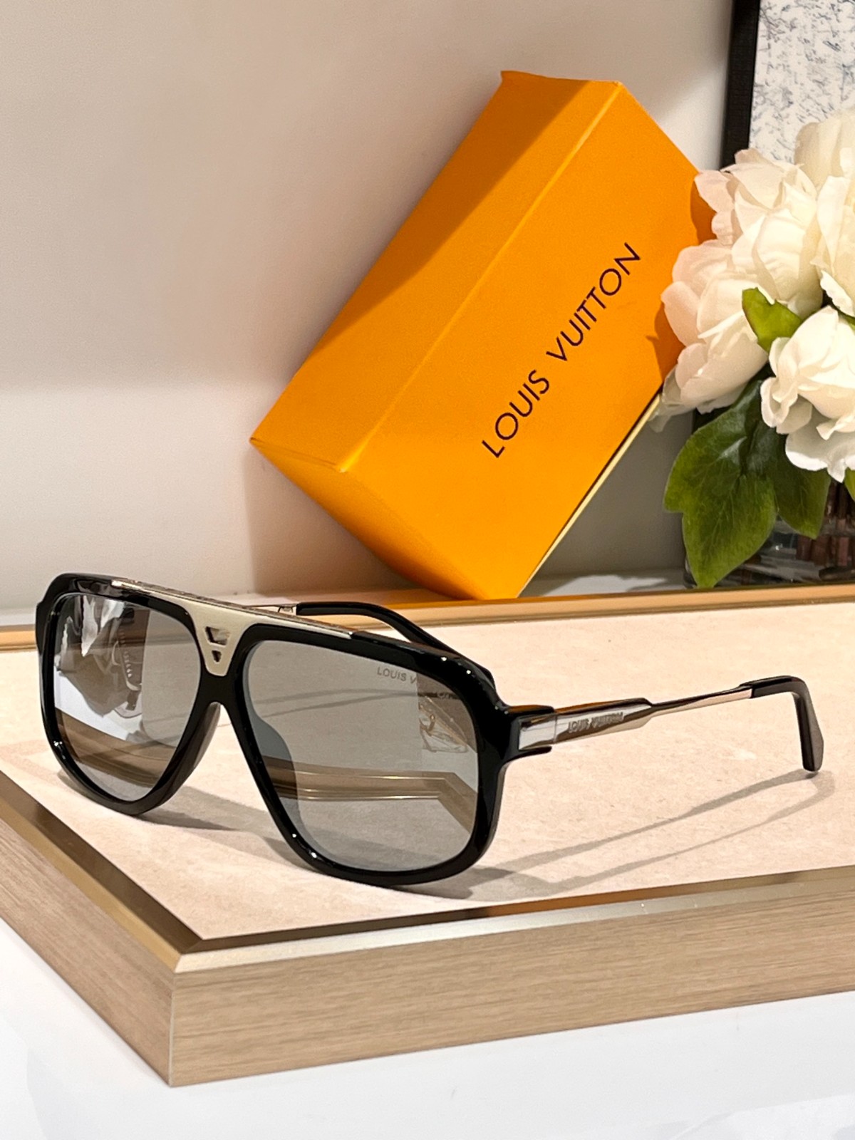 LV 02 glasses
