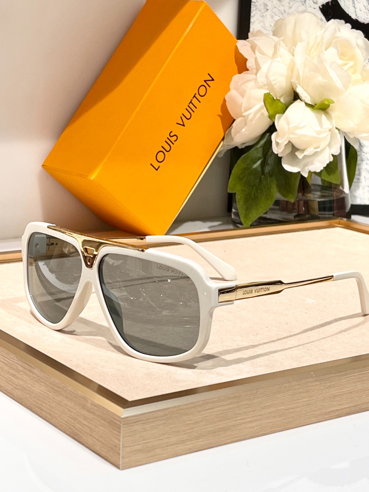 LV 02 glasses