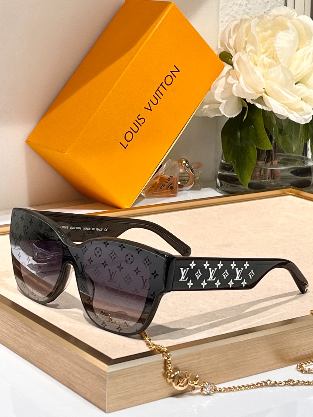LV 02 glasses