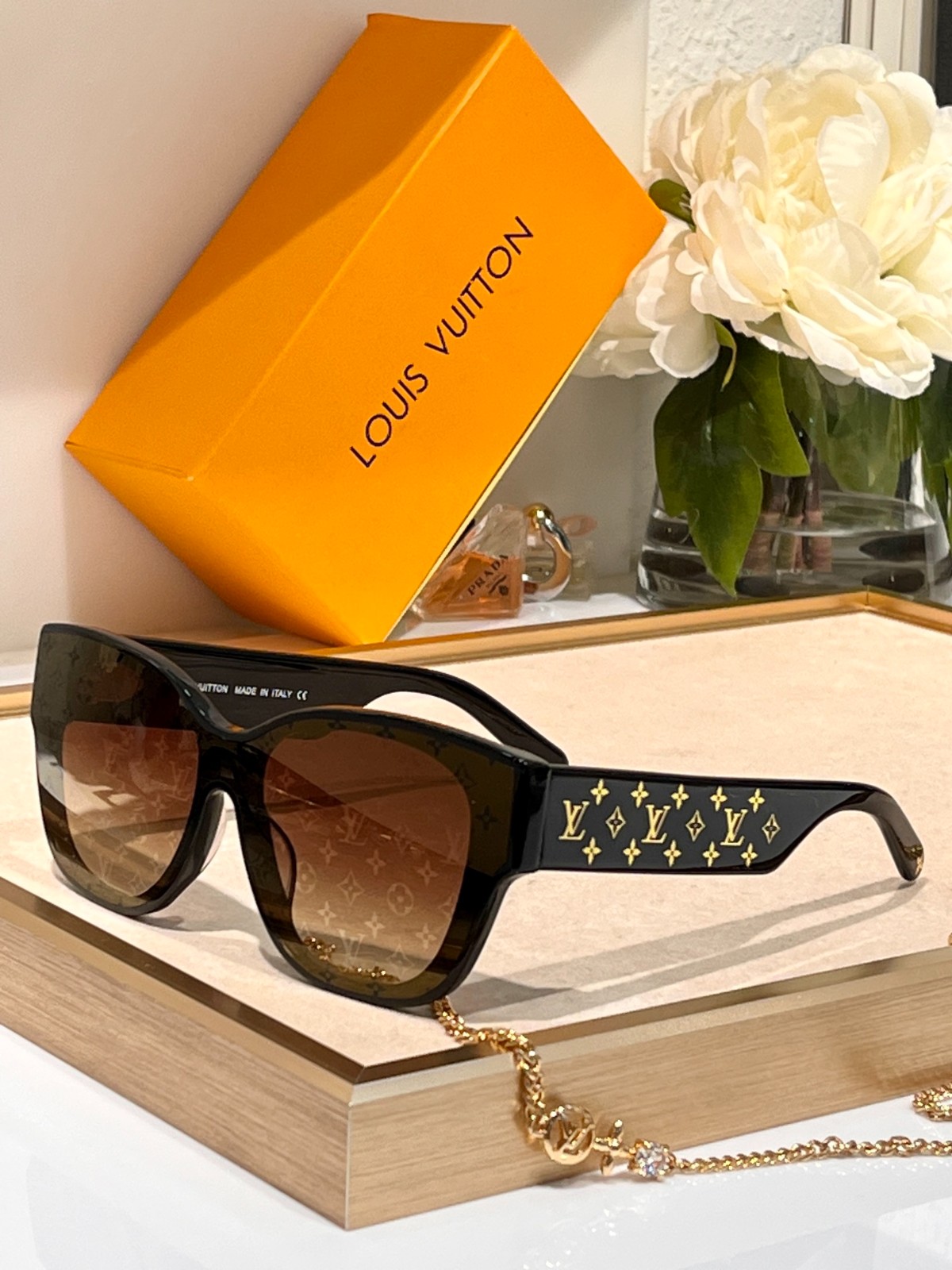 LV 02 glasses